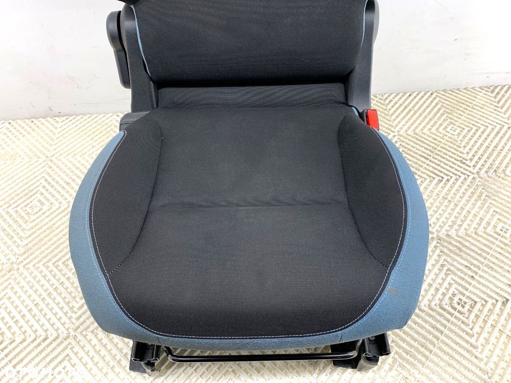 FOTEL PRAWY PRZÓD  CITROEN BERLINGO MULTISPACE (B9) 2008 - 2022 1.6 HDi 90 68 kW [92 KM] olej - 3