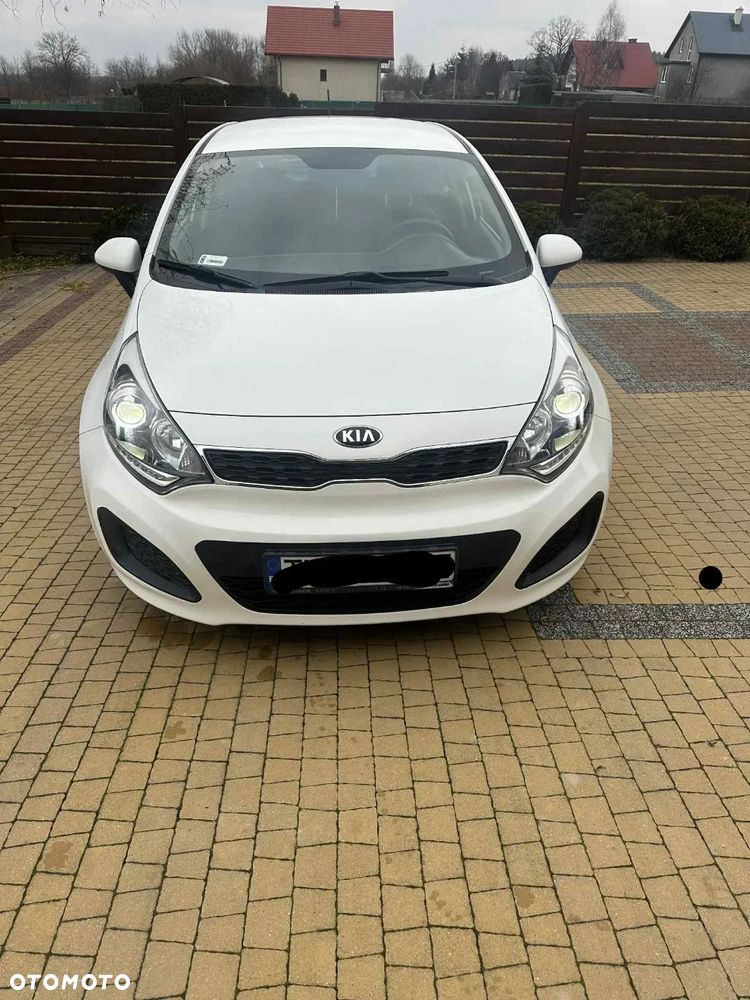 Kia Rio 1.2 L - 1