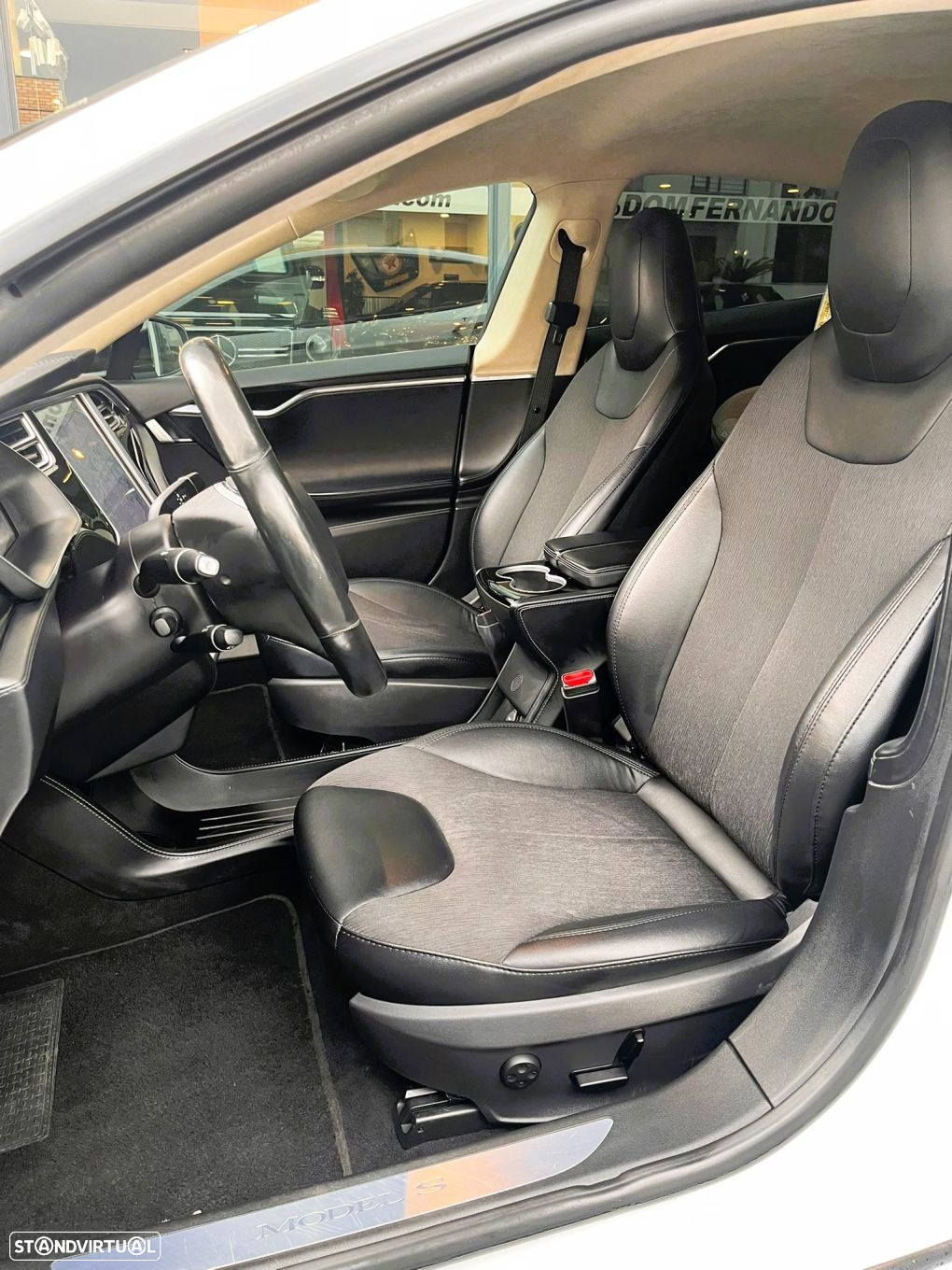Tesla Model S - 28