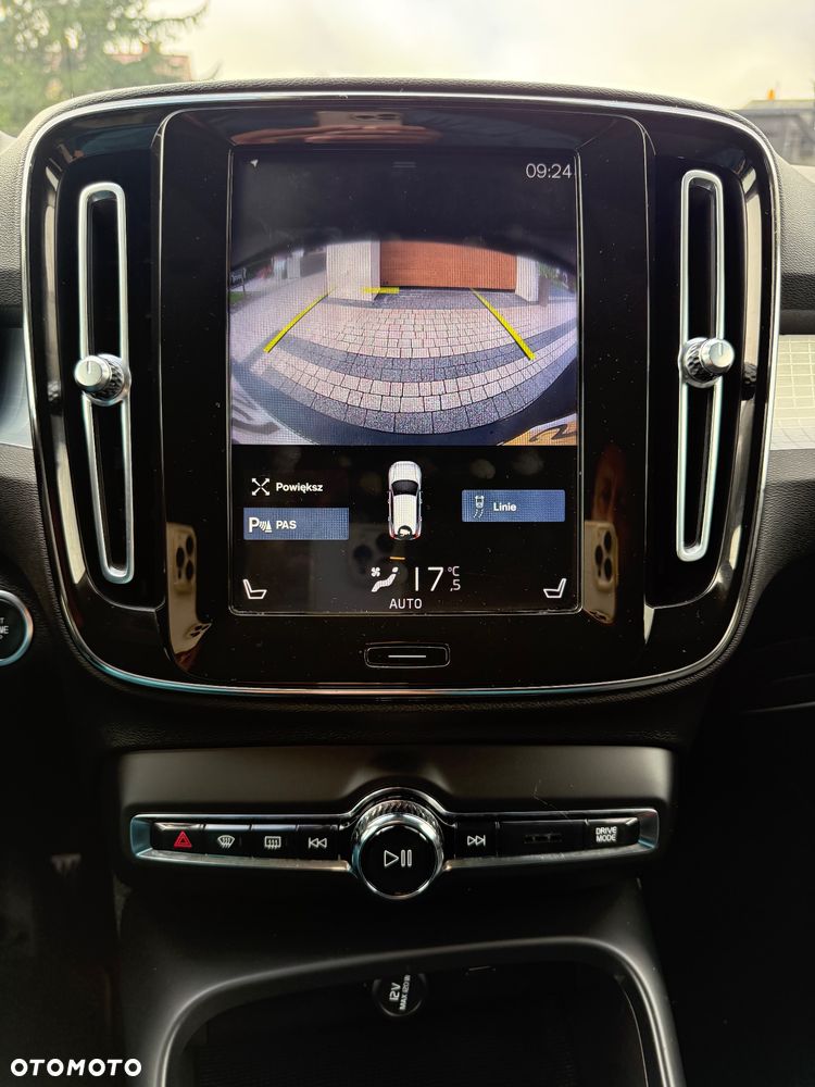 Volvo XC 40 D3 AWD Momentum Pro - 25