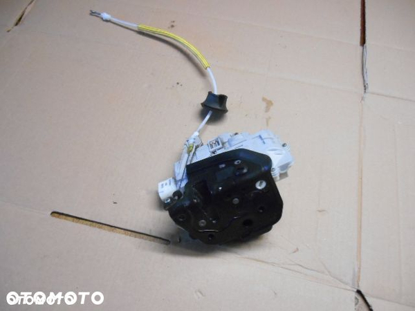 ZAMEK DRZWI AUDI A4 B7 8E0839016AA 7-PIN PRAWY TYŁ