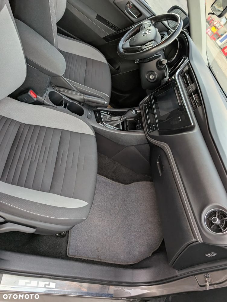Toyota Auris 1.6 Premium MS - 9