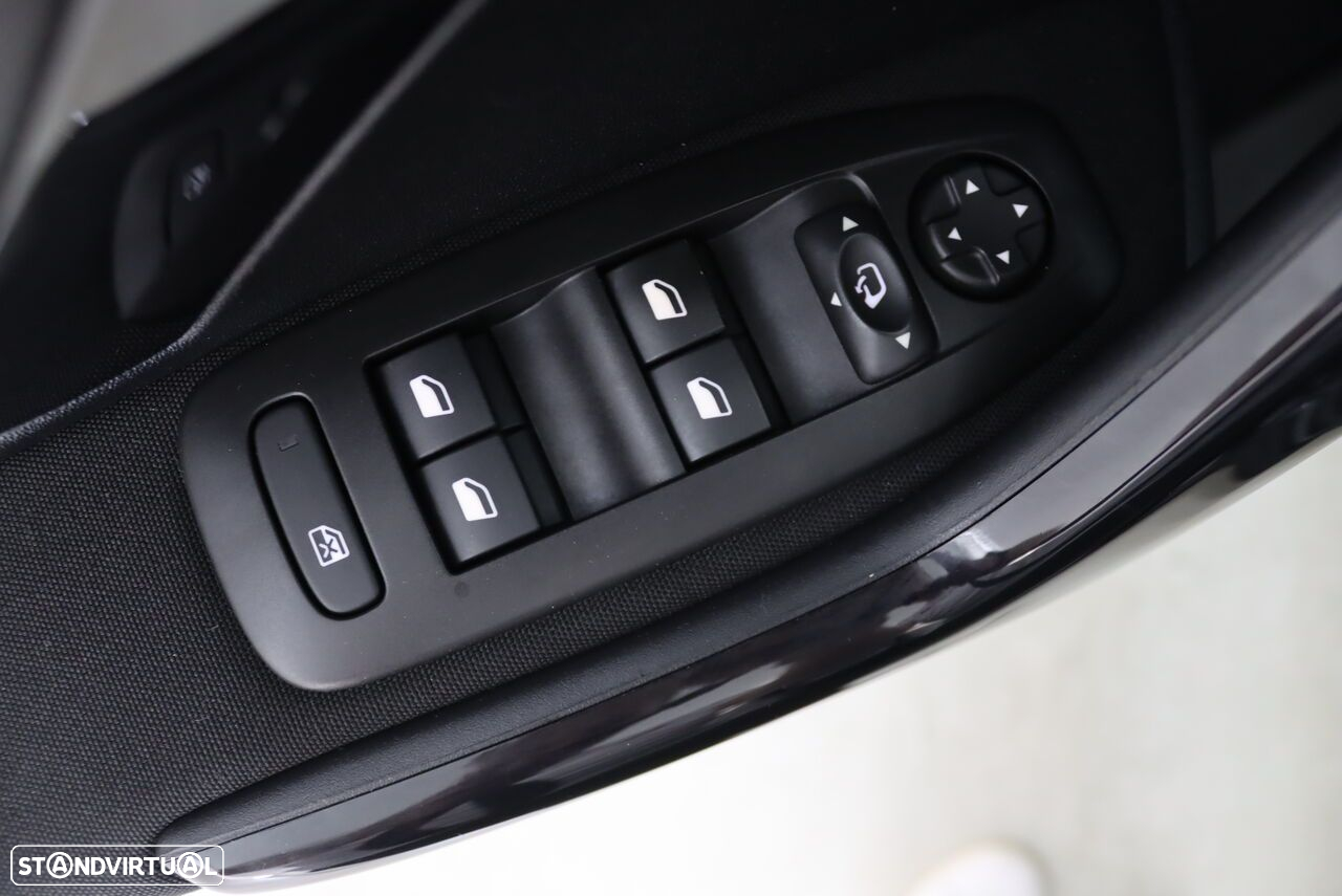 Peugeot 2008 1.5 BlueHDi Signature - 16