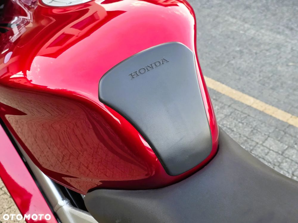 Honda VFR - 8
