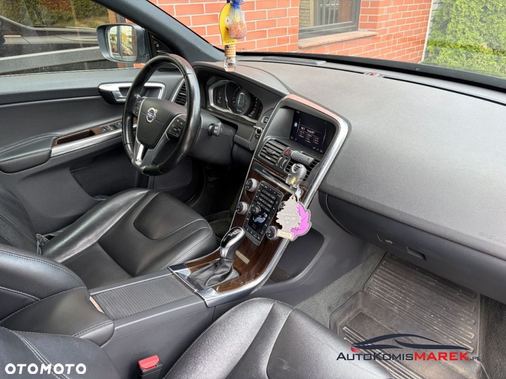 Volvo XC 60 D4 AWD Momentum - 7