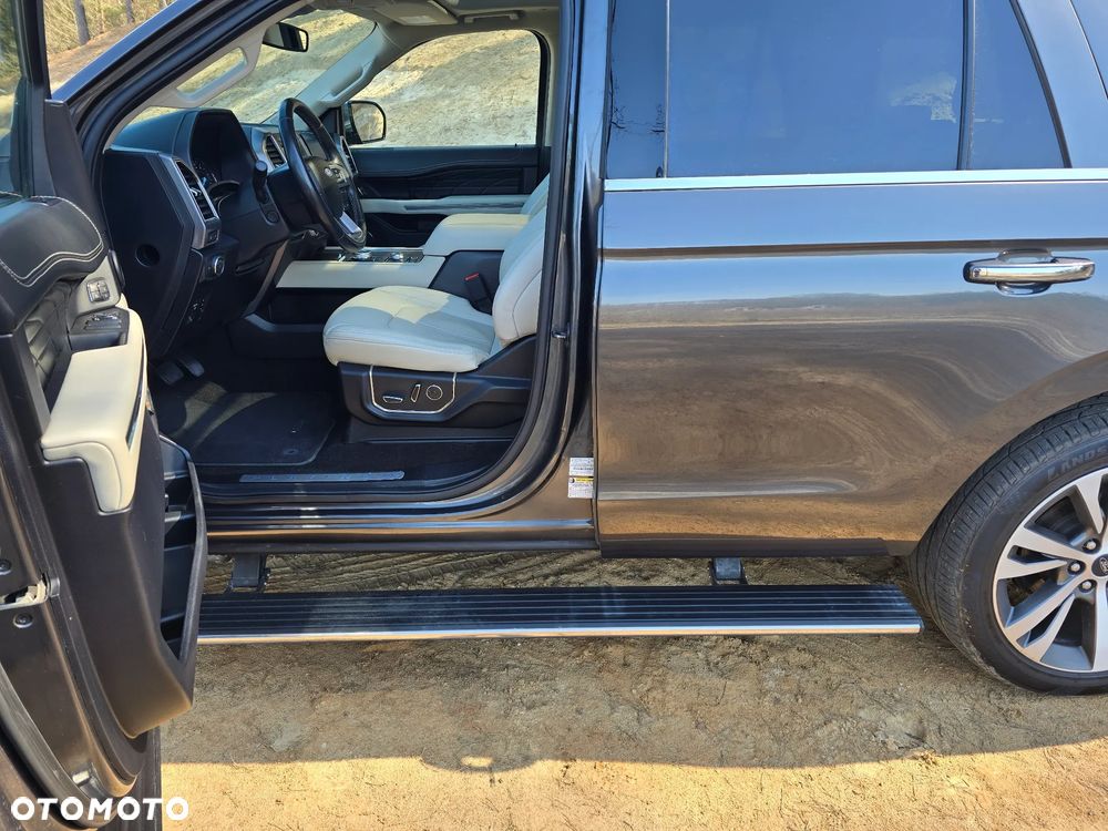 Ford Expedition - 38