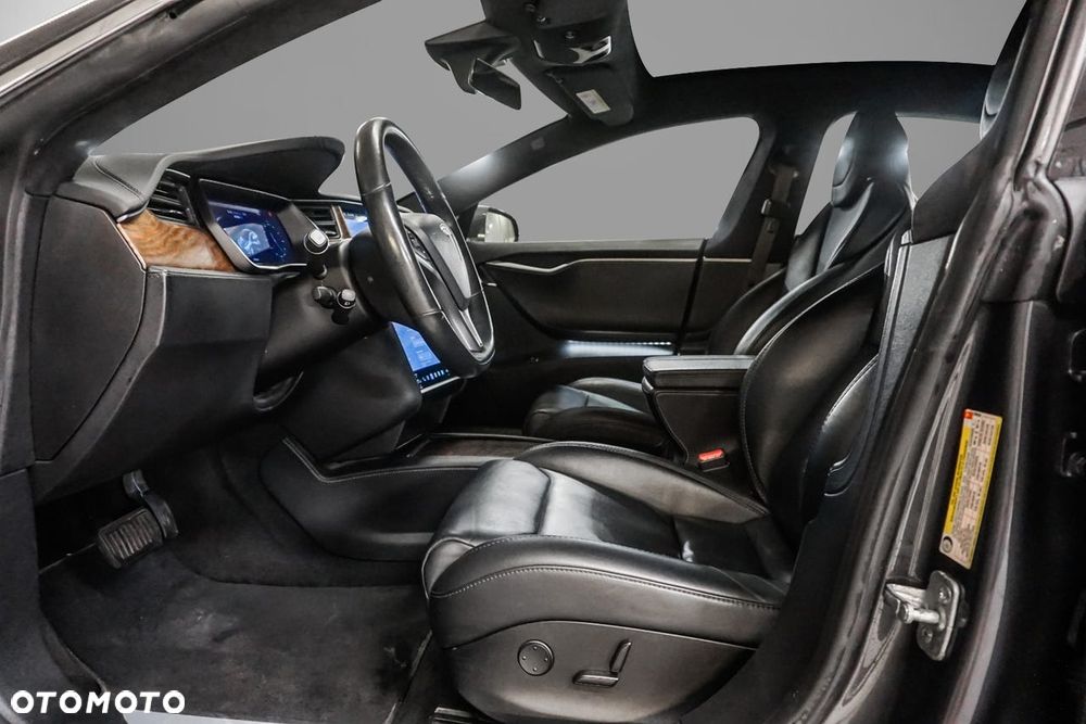 Tesla Model S - 14