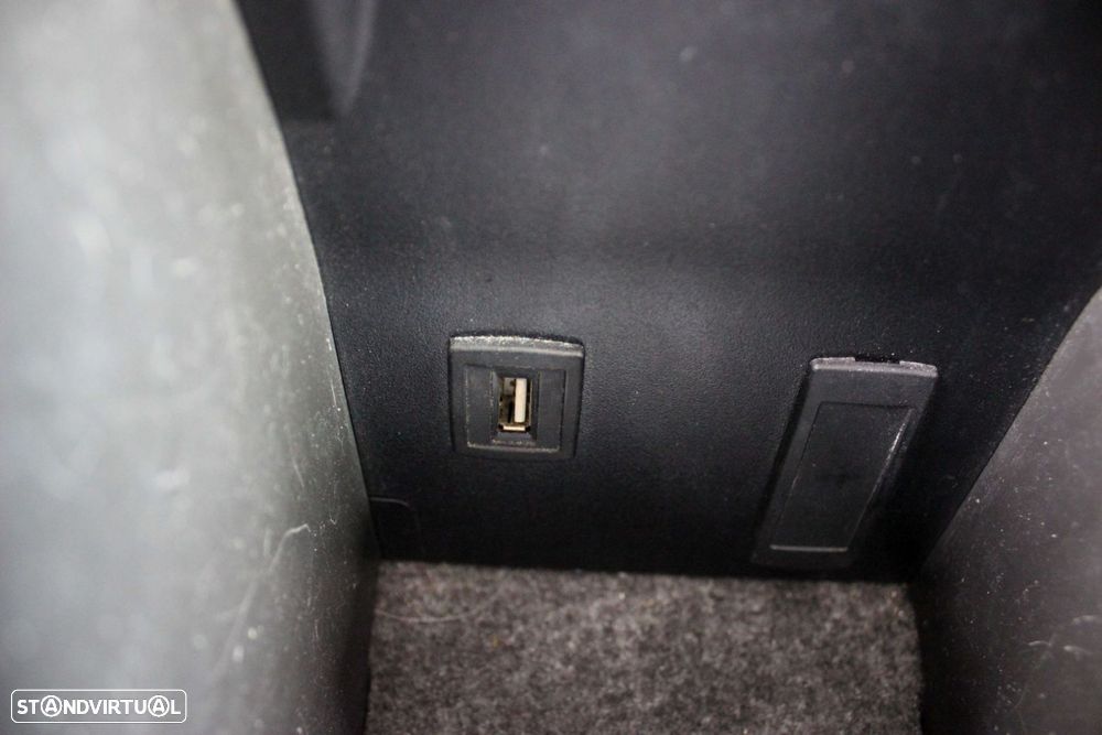 Mercedes-Benz GLA 180 CDi - 35