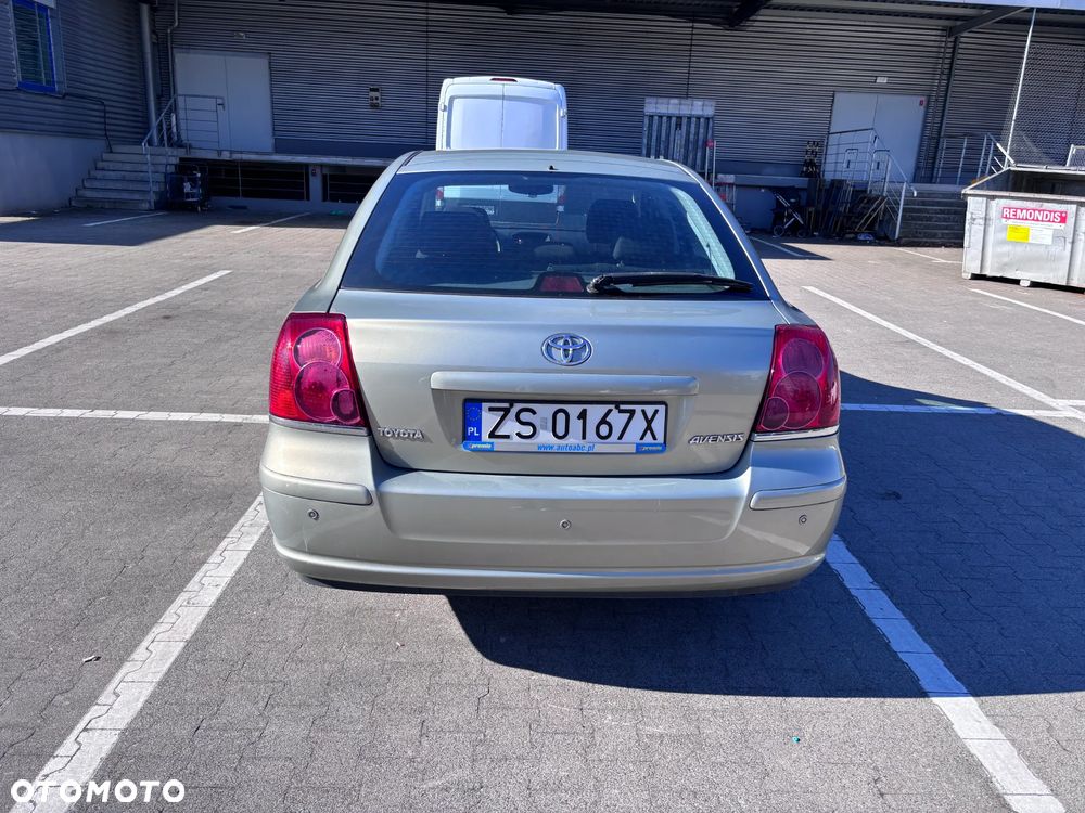 Toyota Avensis 2.0 D-4D High - 6