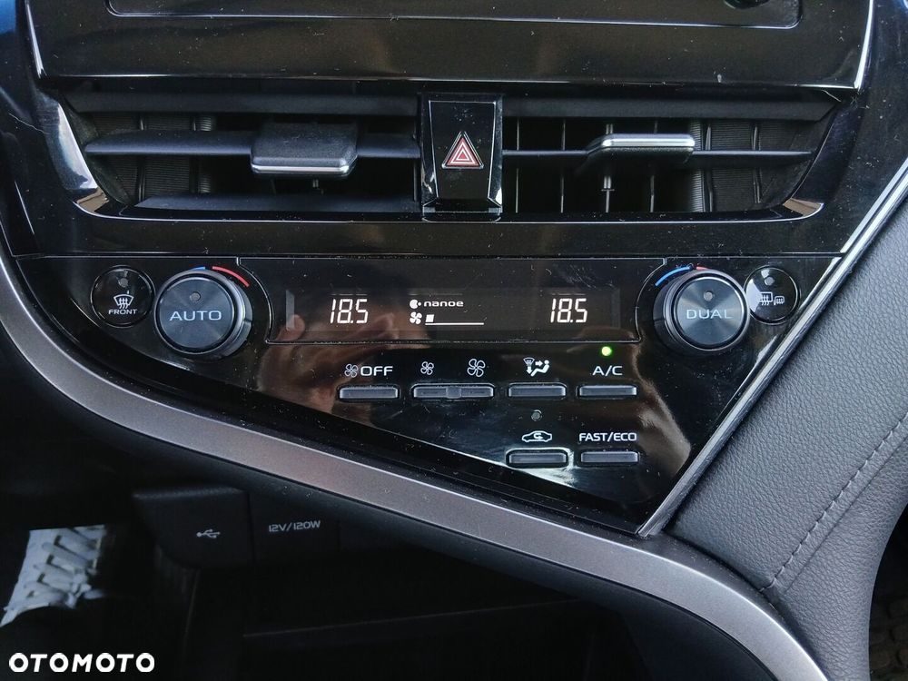 Toyota Camry 2.5 Hybrid Comfort CVT - 14