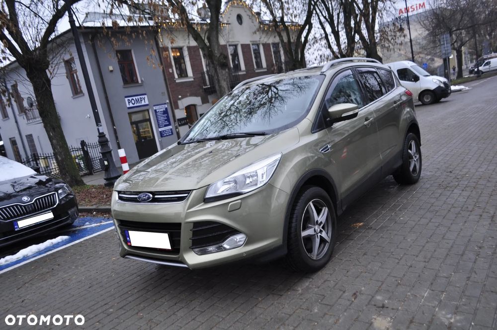 Ford Kuga 1.6 EcoBoost 4x4 Titanium - 4