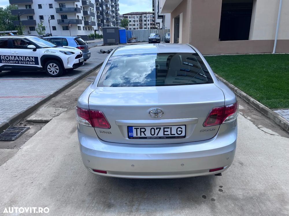 Toyota Avensis - 5
