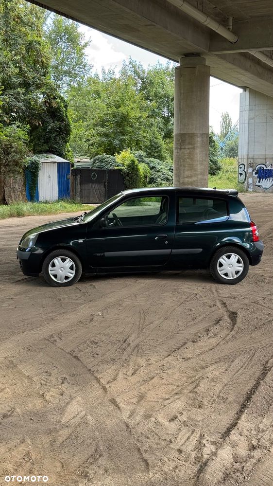 Renault Clio 1.2 16V Campus - 14