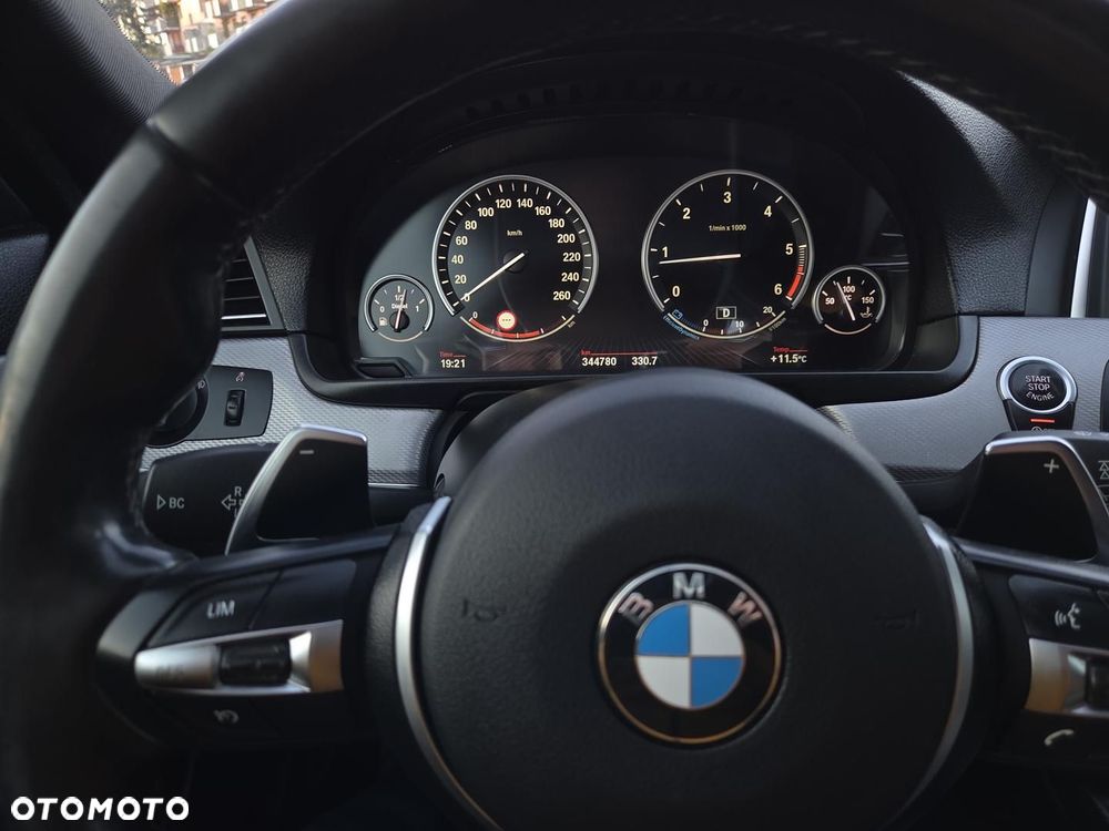 BMW Seria 5 520d - 33