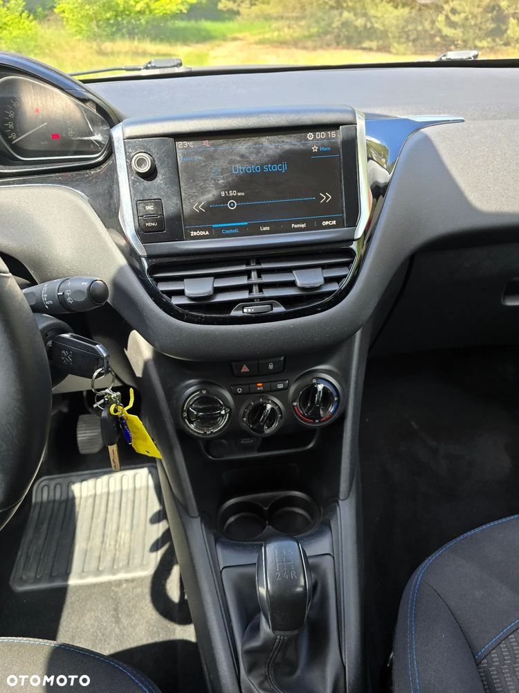Peugeot 208 1.2 PureTech GPF Signature S&S - 13