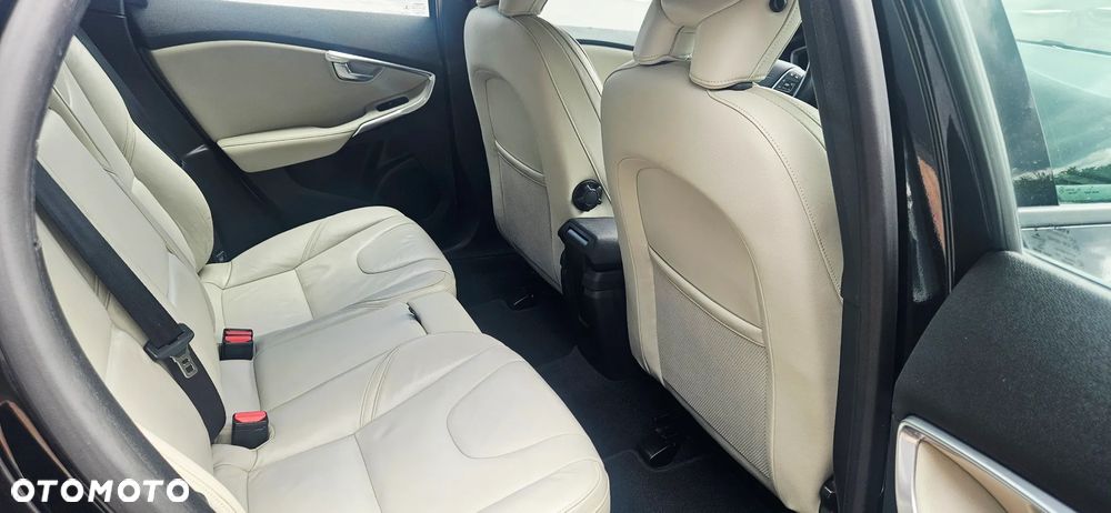 Volvo V40 T2 Summum - 10