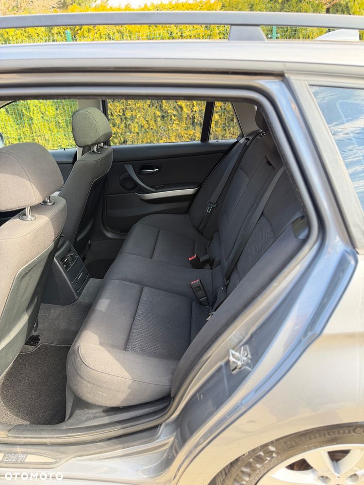 BMW Seria 3 320d - 19