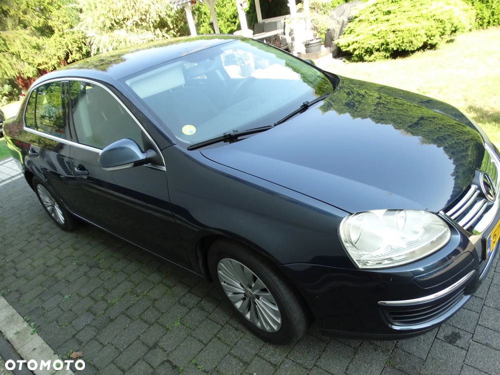 Volkswagen Jetta 1.6 Comfortline - 4