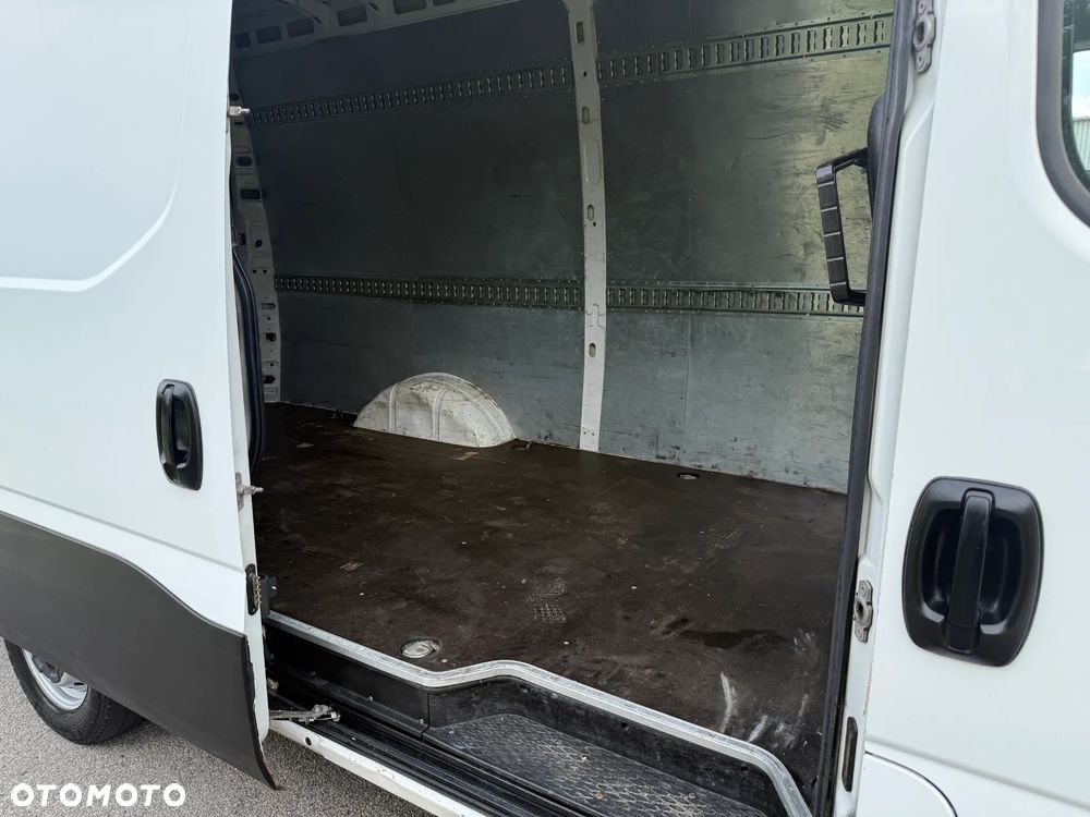 Iveco Daily 35S18 - 10