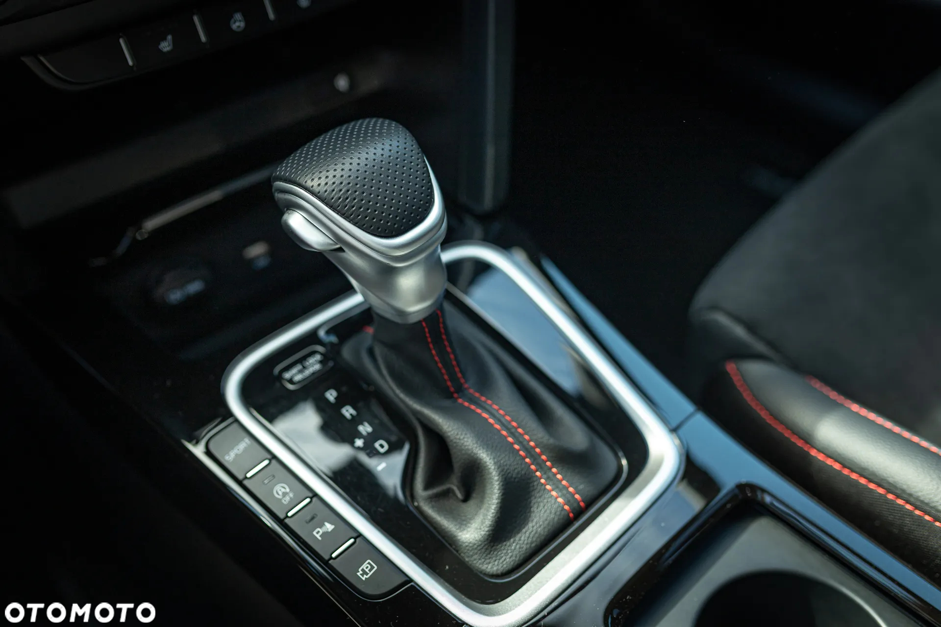 Kia ProCeed 1.6 T-GDI GT DCT - 29