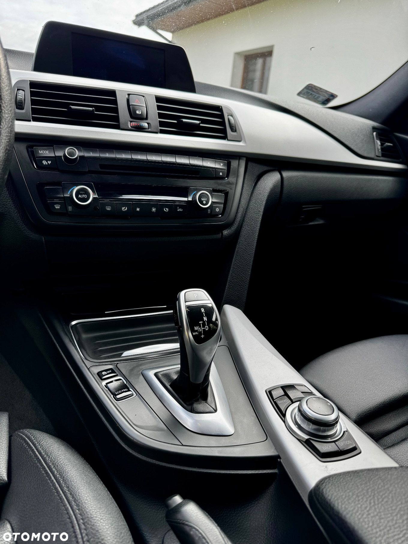 BMW Seria 3 320i - 6