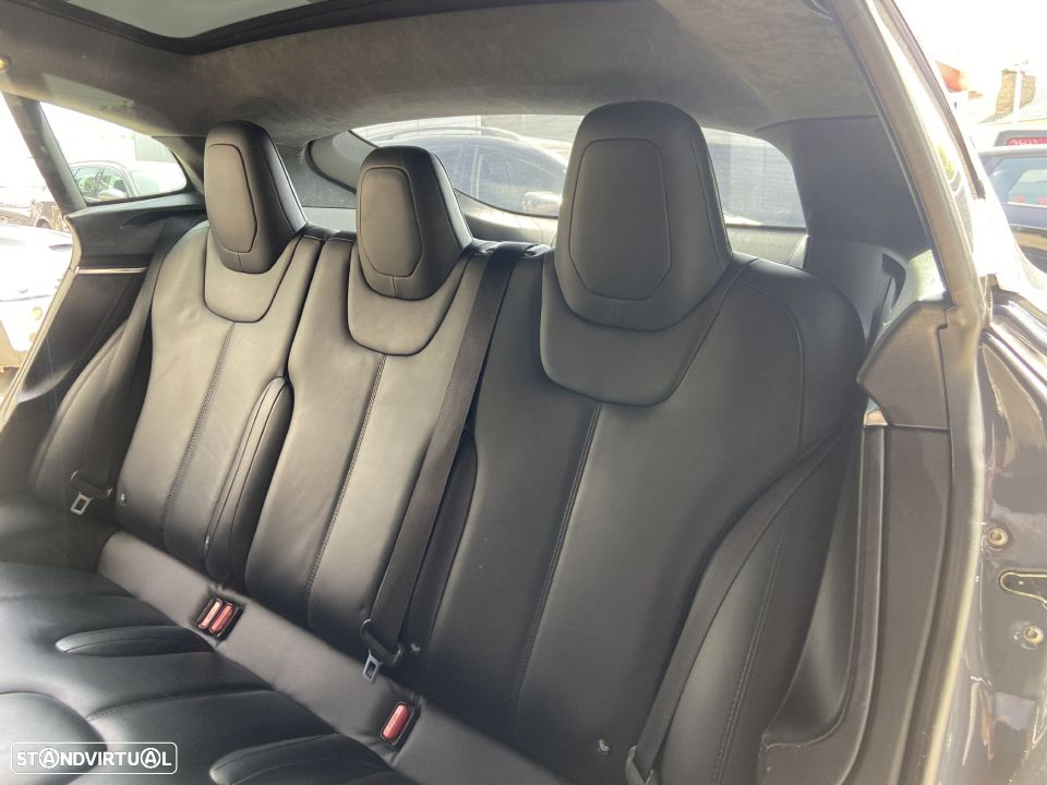 Tesla Model S 85 - 31