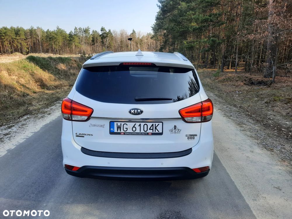 Kia Carens - 4