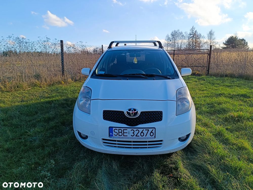 Toyota Yaris 1.3 VVT-i Multi Mode Sol - 2