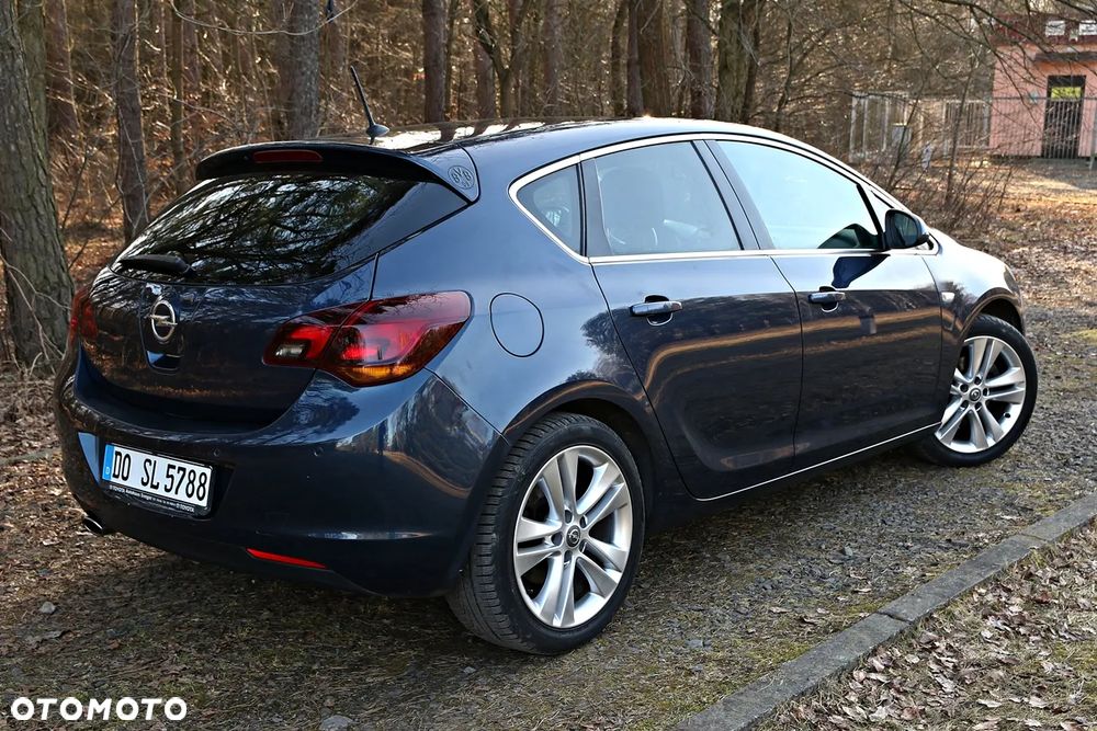 Opel Astra 1.6 Turbo - 22
