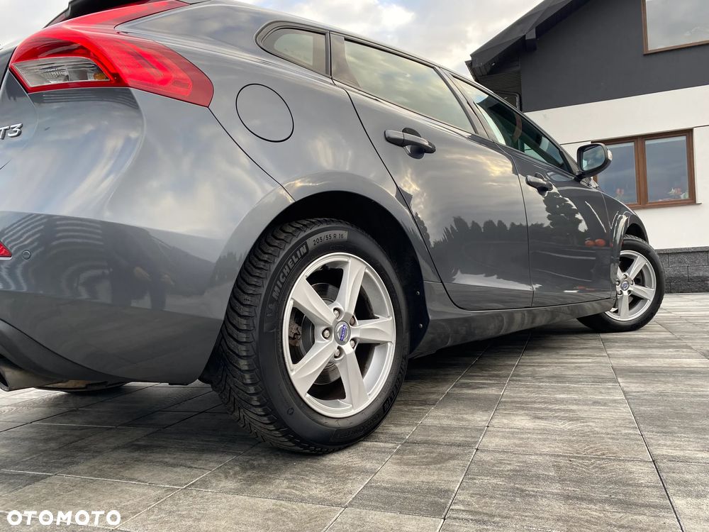 Volvo V40 T3 Momentum - 17