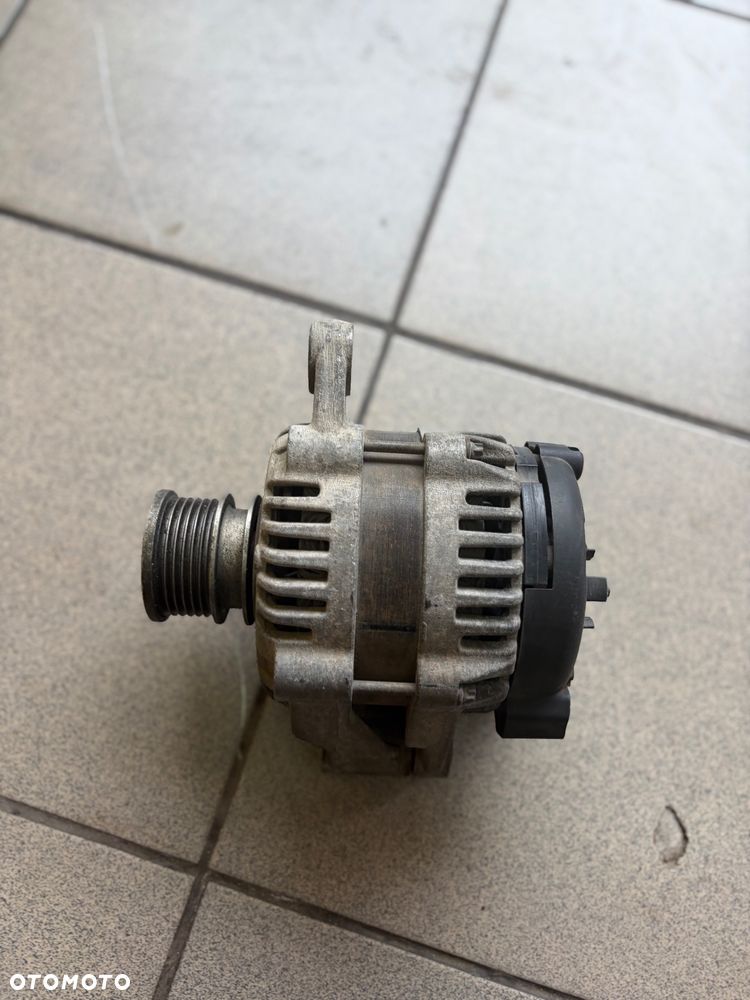 Opel Insignia A alternator 13502583 - 1