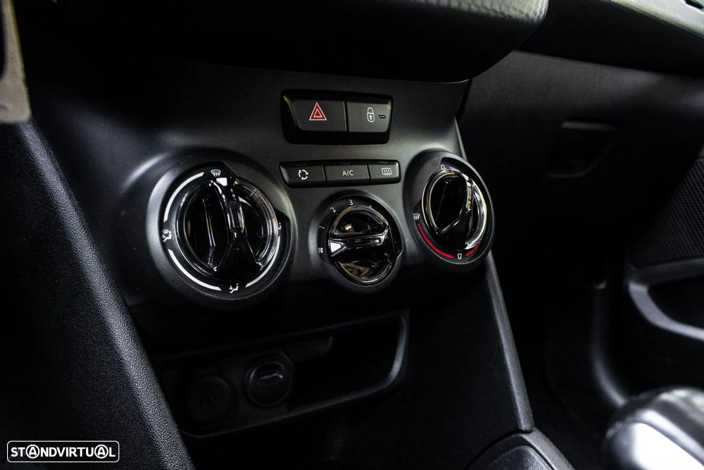 Peugeot 208 1.2 PureTech Signature - 20