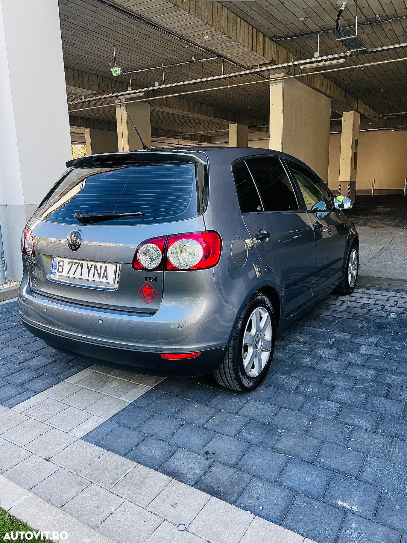 Volkswagen Golf Plus 1.9 TDI Sportline DSG - 4