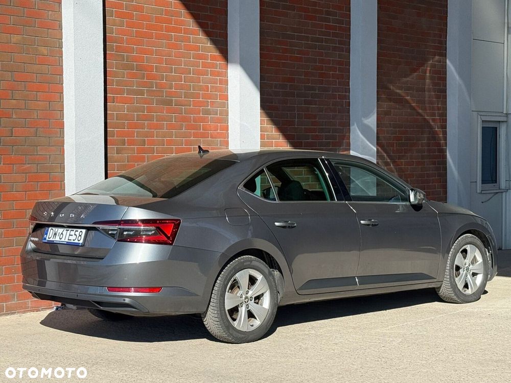 Skoda Superb 2.0 TDI SCR Style DSG - 4