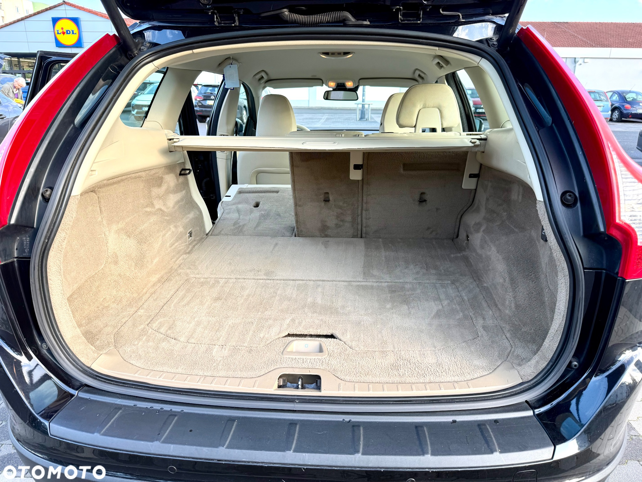 Volvo XC 60 2.4D AWD Momentum - 30