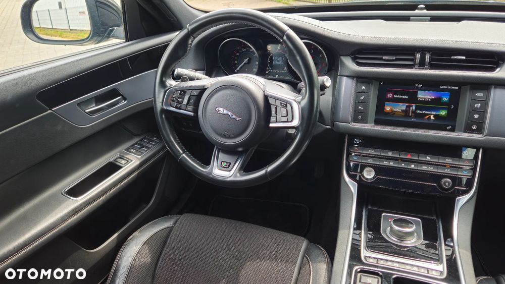Jaguar XF 2.0 i4D R-Sport - 23