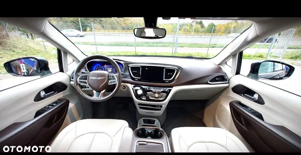 Chrysler Pacifica - 6