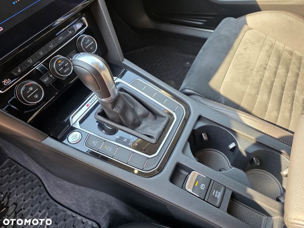 Volkswagen Passat 2.0 TDI BMT 4Mot Highline DSG - 17