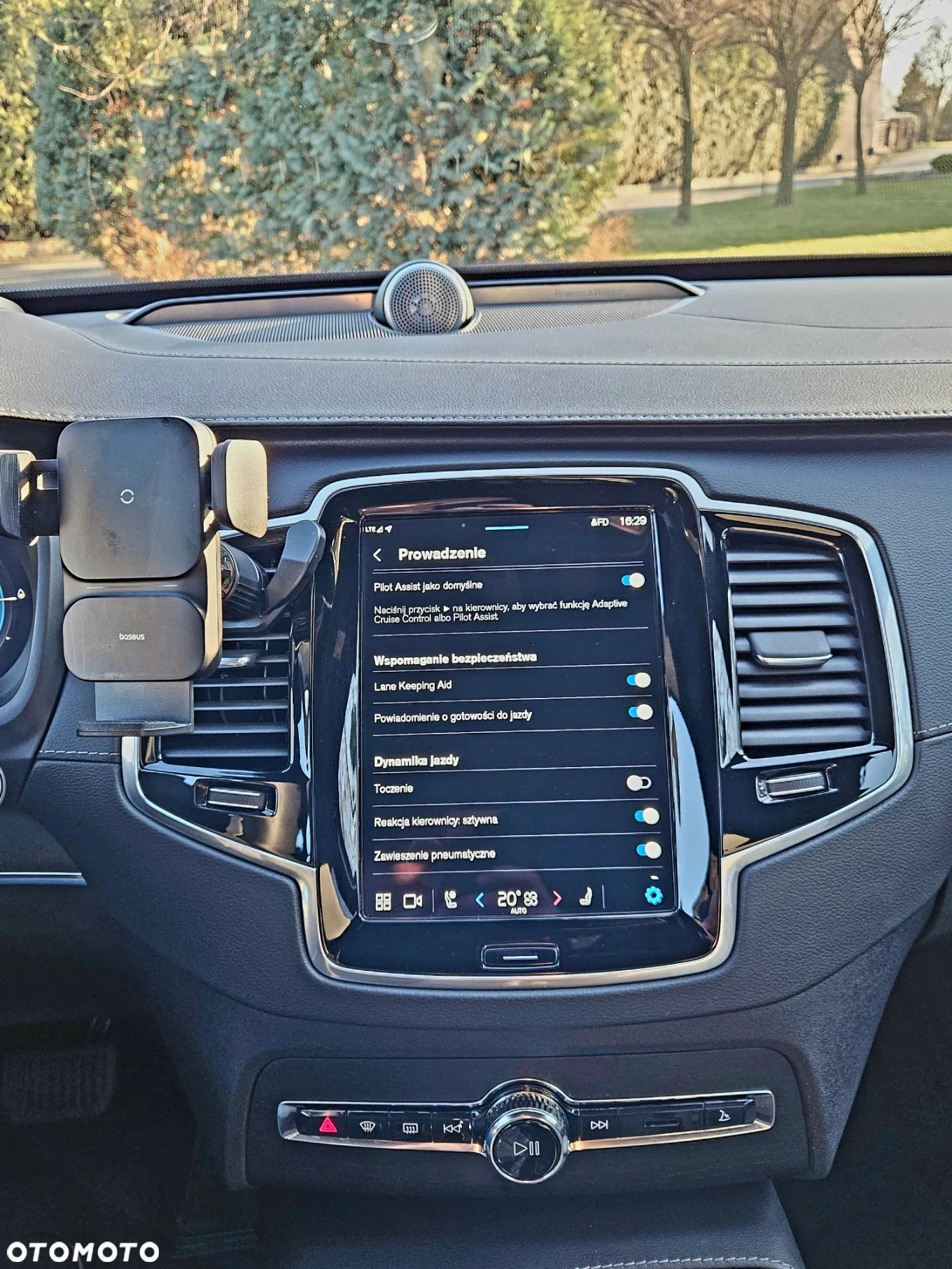 Volvo XC 90 - 22