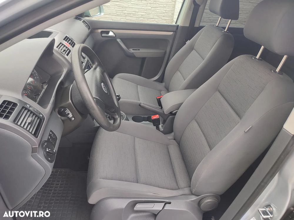 Volkswagen Touran - 8