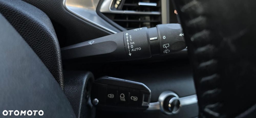 Peugeot 308 1.6 BlueHDi Active S&S - 32