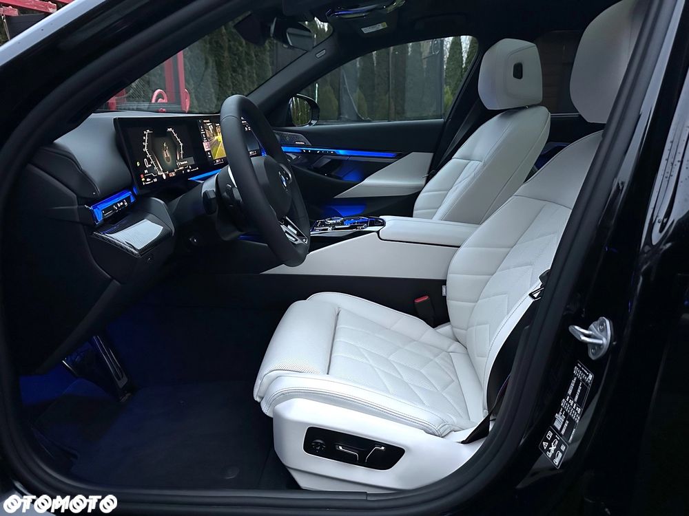 BMW Seria 5 520d xDrive mHEV M Sport - 26