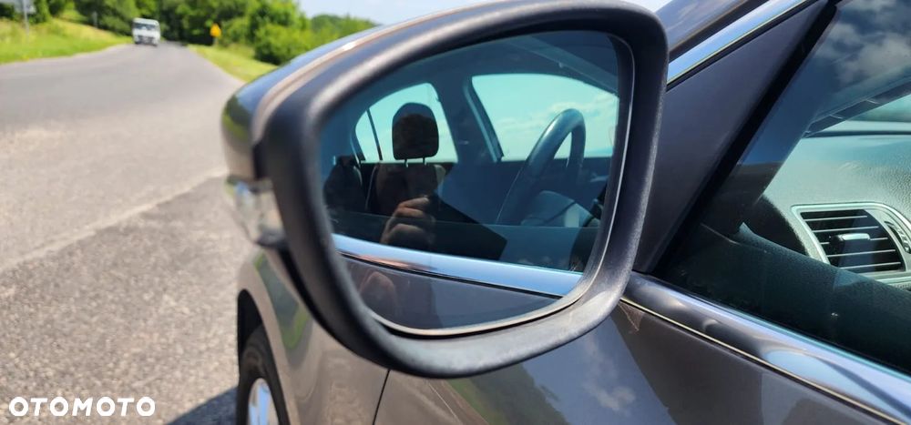 Volkswagen Passat 2.0 TDI DPF Comfortline - 27