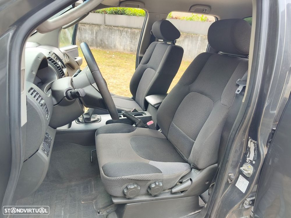 Nissan Navara 2.5 dCi CD LE - 33