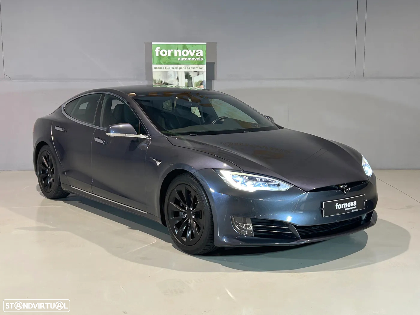 Tesla Model S - 4