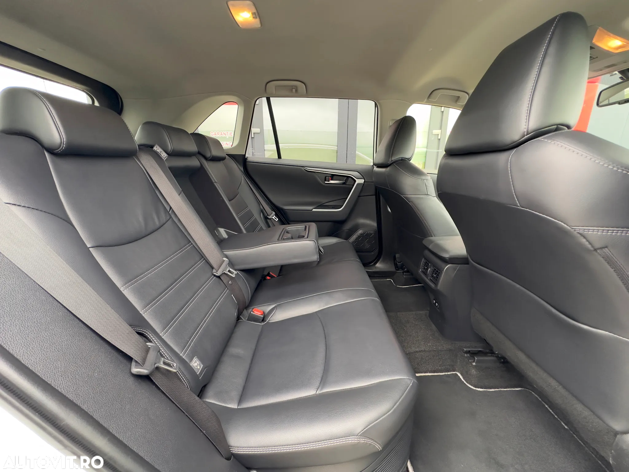 Toyota RAV4 2.5 Hybrid VVT-iE 4x4 Luxury - 27
