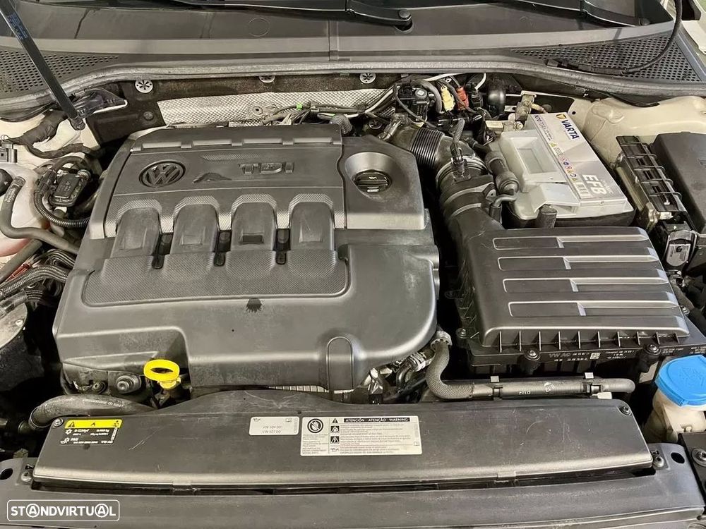 VW Passat Variant 2.0 TDI Elegance DSG - 32