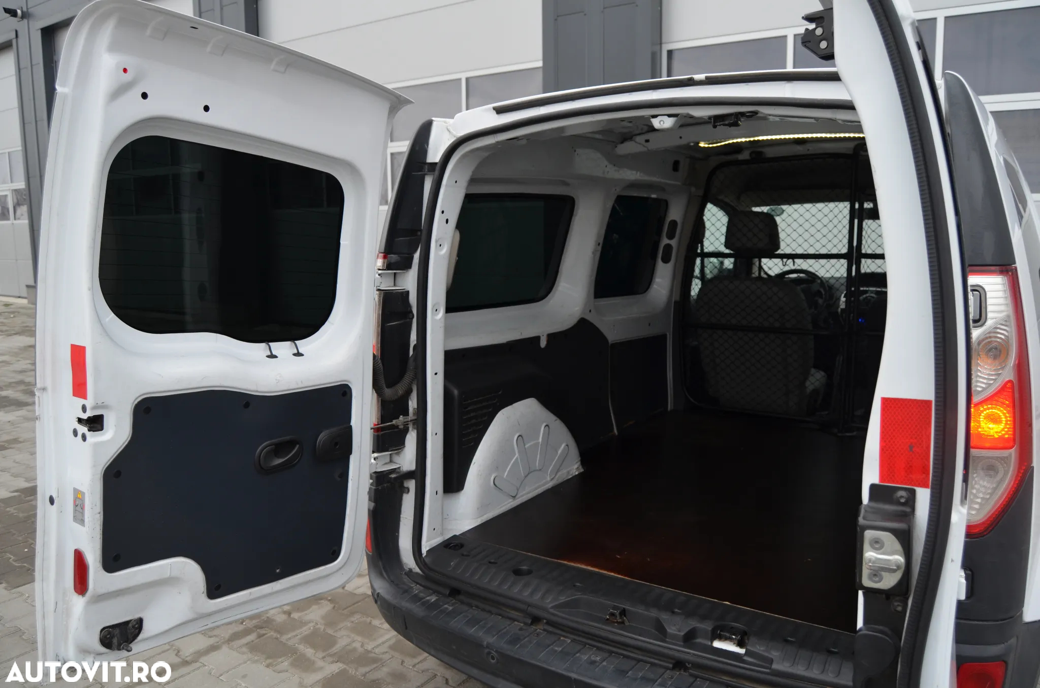 Renault Kangoo dCi 90 FAP Grand - 12
