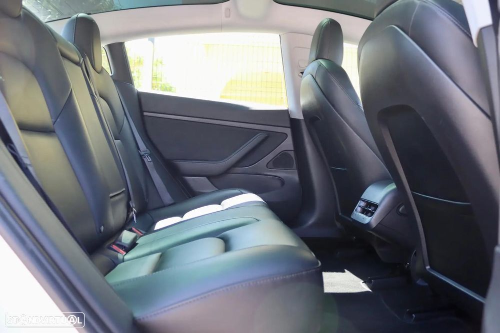 Tesla Model 3 Standard Range Plus RWD - 24
