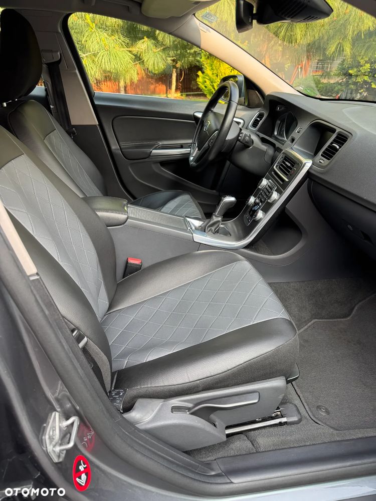 Volvo V60 D4 Drive-E Momentum - 9